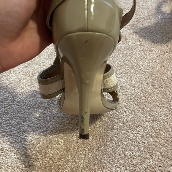 Beige 3 inch heels with cross straps - Picture 4 of 7